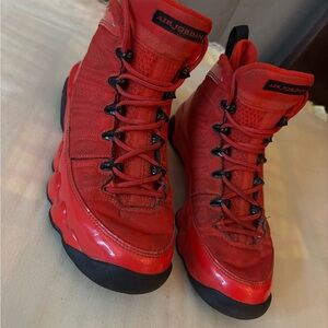 Chile red Jordan 9 size 6.5